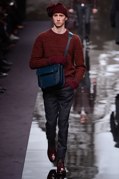 Look 9